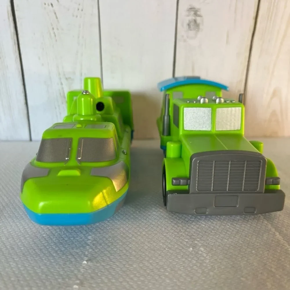 Popular Playthings Tricks Magnetic Switch and Create Toy 7 Piece Set Green Blue